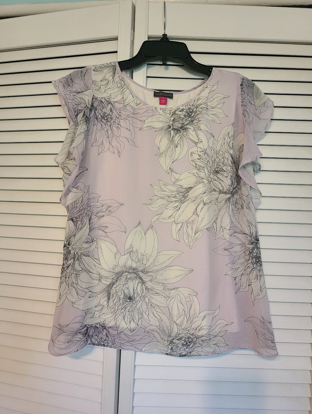 Vince Camuto Light Lavender Floral Flutter Sleeve Blouse